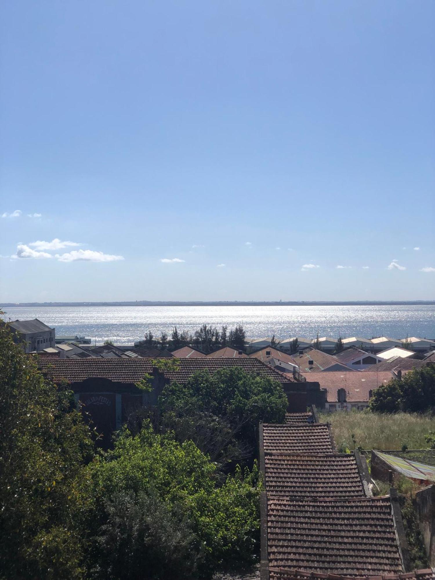 Quarto Com Vista Do Rio Tejo Hotel Lisboa Екстериор снимка